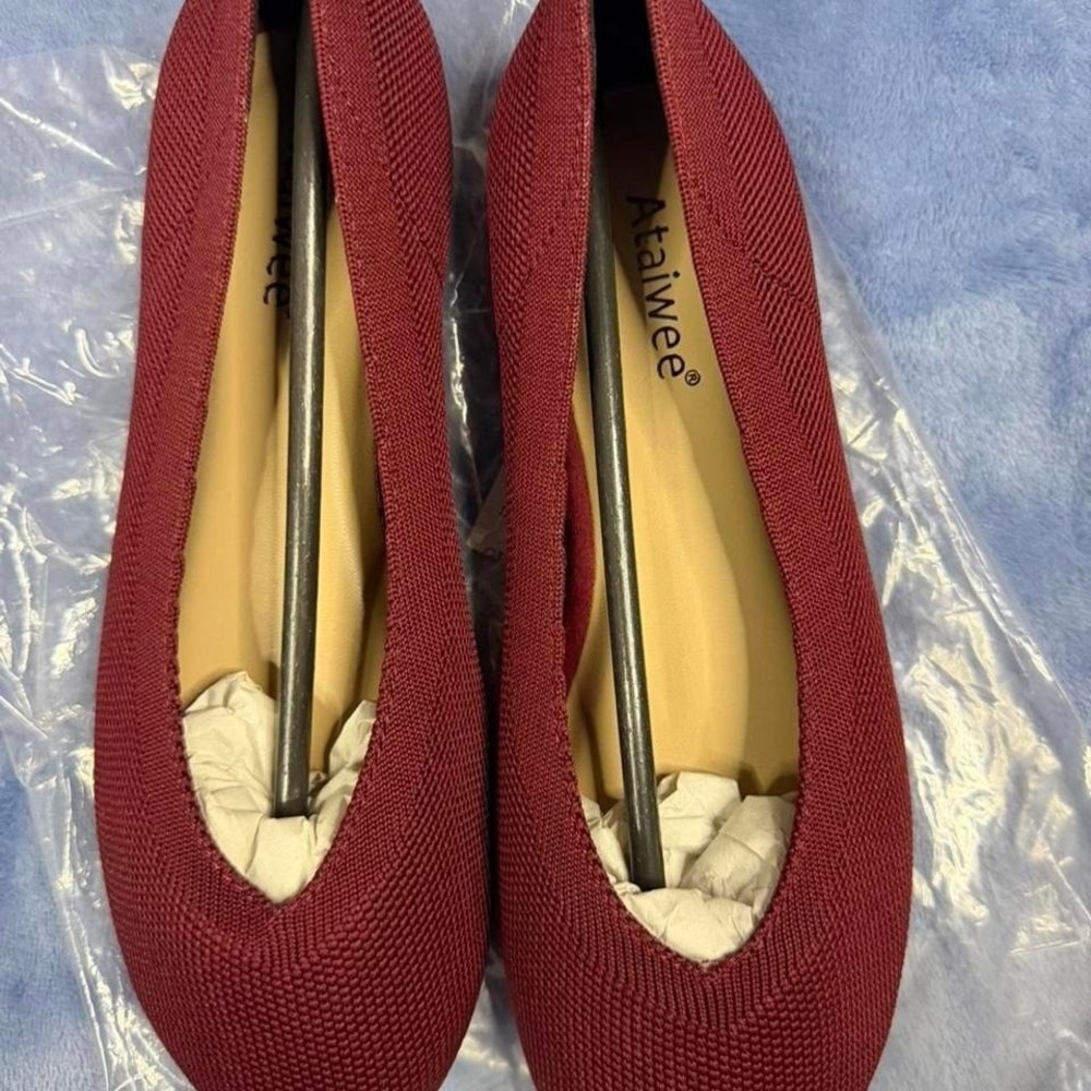 Ataiwee Women's Burgundy Slip-On Knit Flats